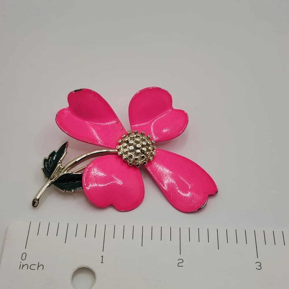 Vintage Hot Pink Enamel Flower Brooch 1960s Sarah Coventry Mod Pop Art Pin